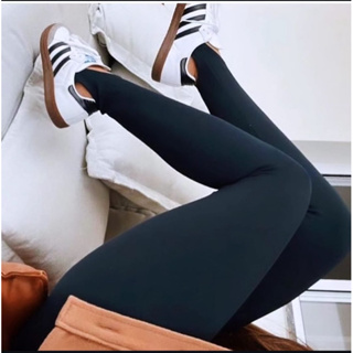 Calça legging com pézinho,  no tecido suplex flanelado. Ideal para os dias frios.Cintura alta, ótima elasticidade em Oferta na Shopee