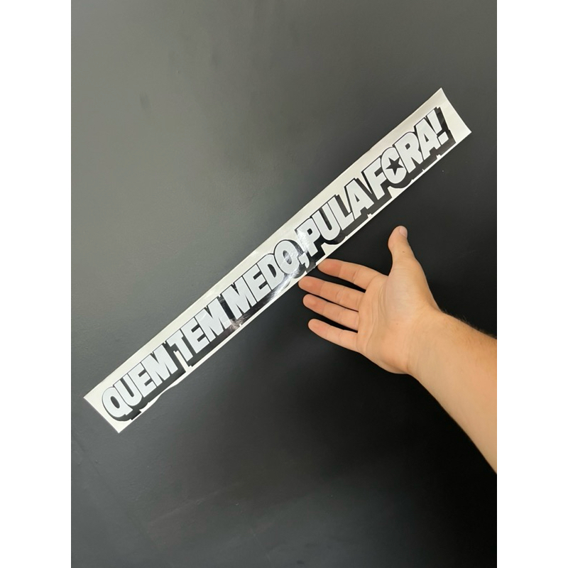 Adesivo frase duas cores 50x5 Quem tem medo pula fora! em Oferta na Shopee