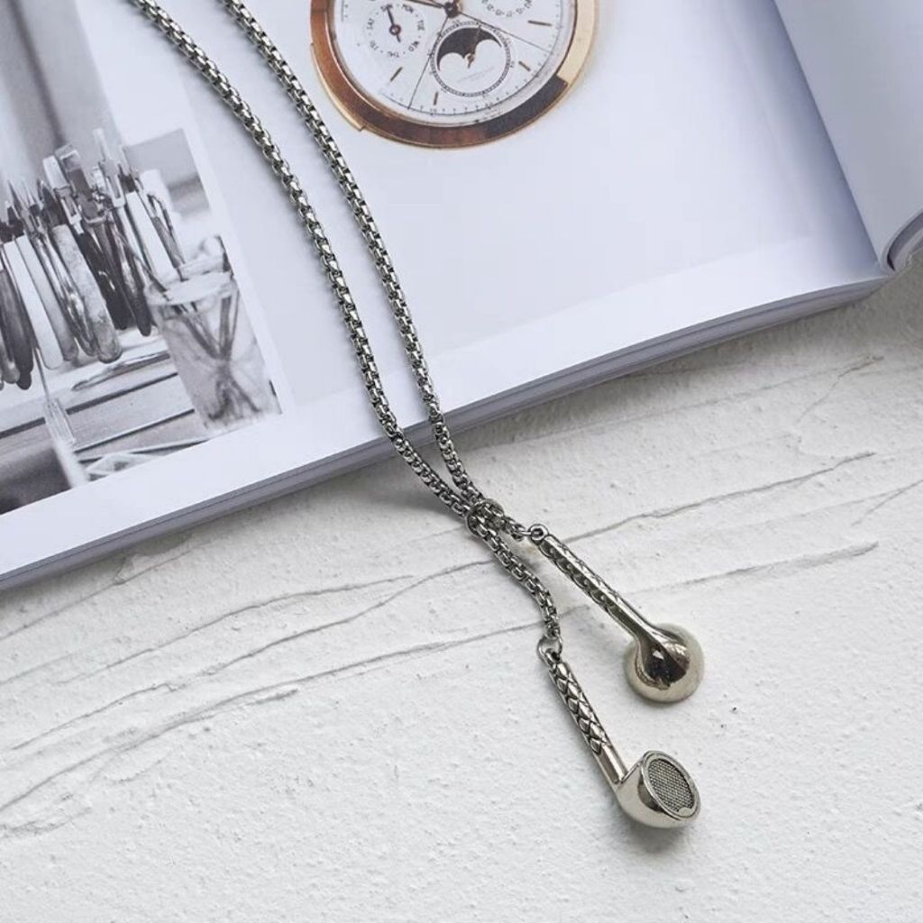 Colar de fone de ouvido com pingente de hip hop de aço de titânio casal versátil para homens e mulheres em Oferta na Shopee