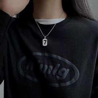 Colar versátil com corrente de osso de cobra número 7 da sorte em aço titânio de alta qualidade para homens e mulheres em Oferta na Shopee