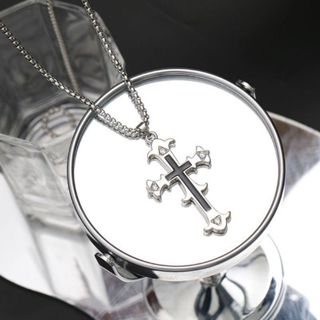 Europeu e americano titânio aço corvo coração diamante colar cruz retro não-desbotamento versátil para homem e mulher em Oferta na Shopee