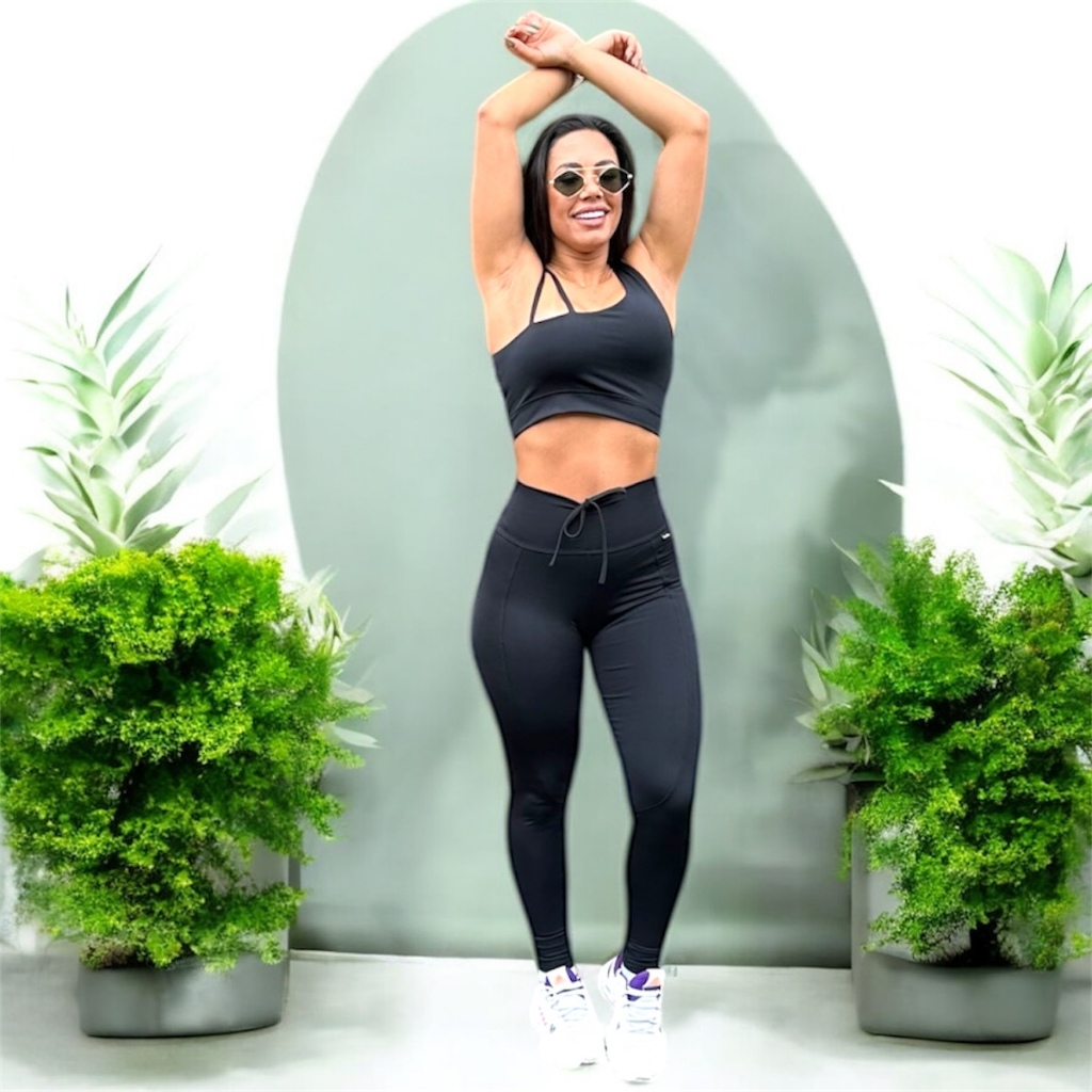 Conjunto Moda Fitness Sem Transparencia Calça Legguing e Top Blackout para Academia