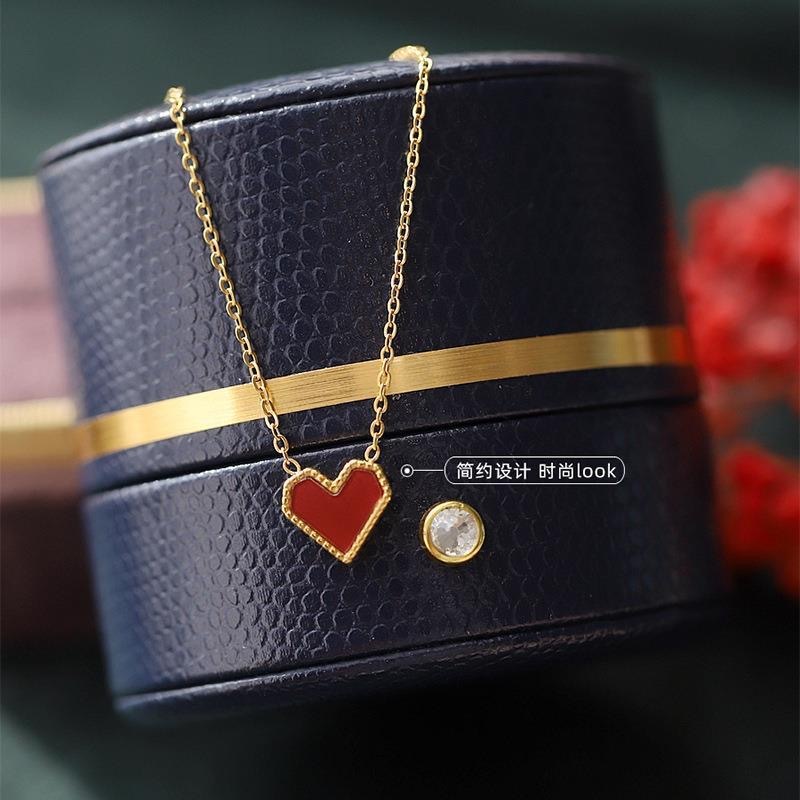 Francês ins luz luxo estilo amor coração 18K colar de aço titânio banhado a ouro 18k retrô