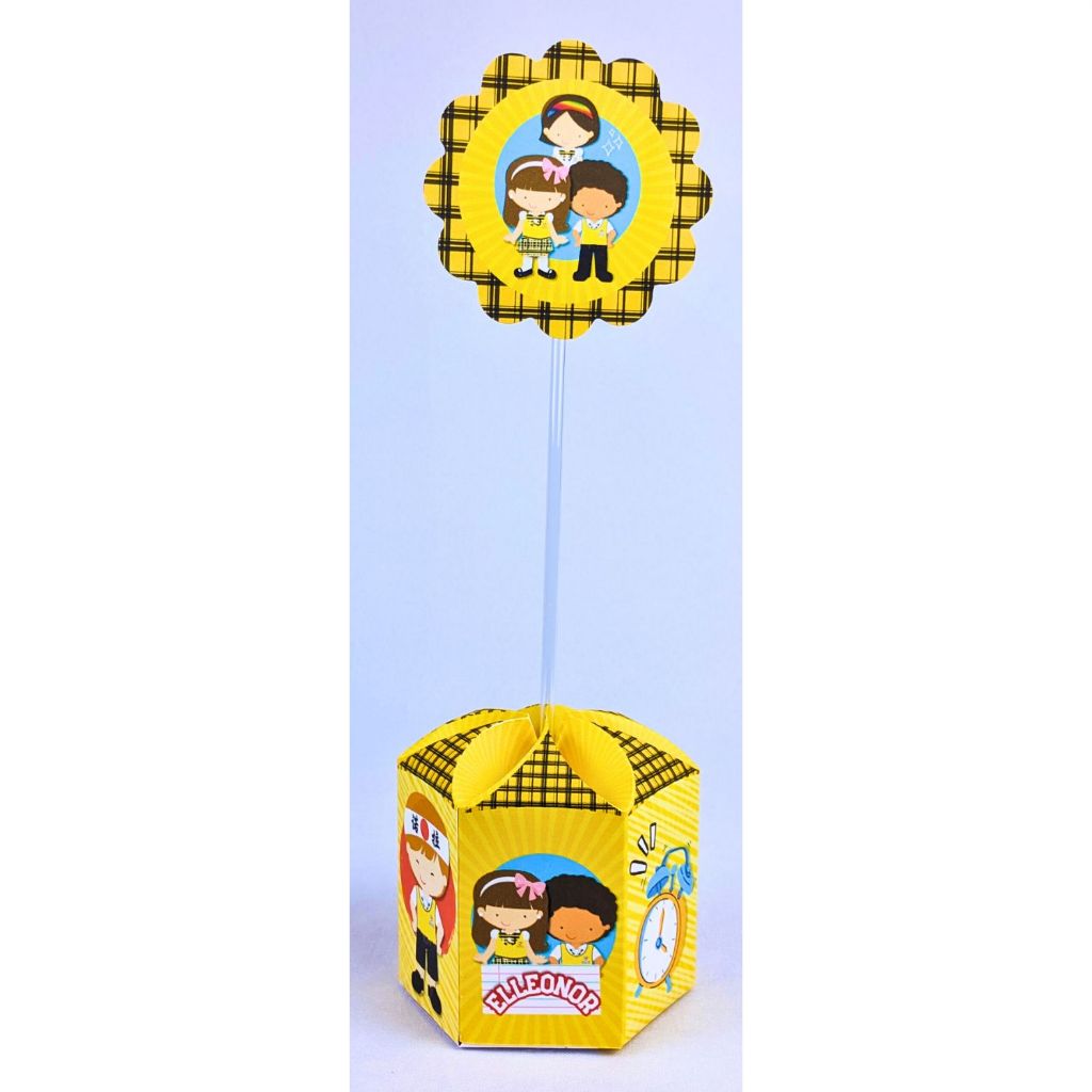 Kit 10 a 50 Centros de Mesa Carrossel Novela Caixinhas Personalizadas de Papel Offset 180G Com Palitos e Apliques