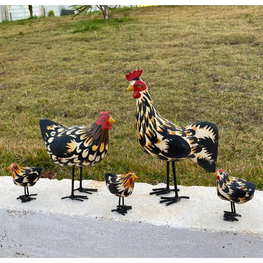Casal Galo e Galinha Caipira e Pintinhos Madeira Para Decoração Oferta De Fabrica