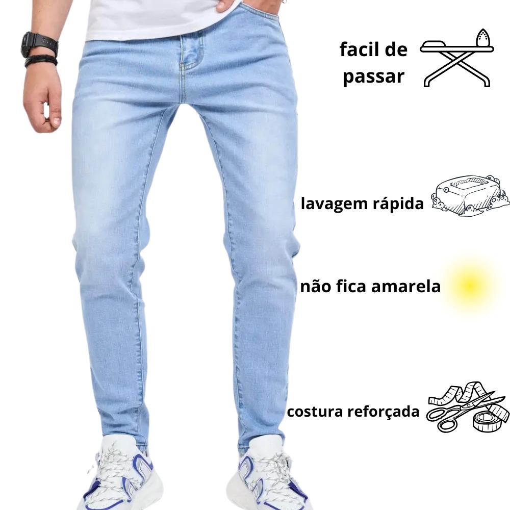 Calça jeans skinny masculina, em denim azul claro, modelo básico slim fit, calça de moda casual