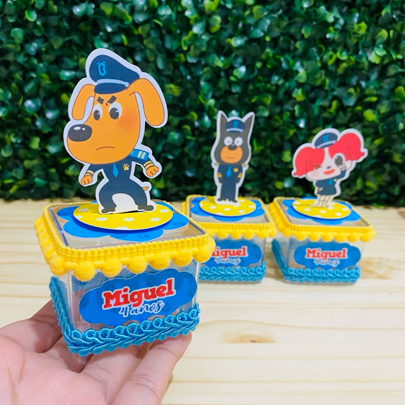 Kit 10 Caixas Acrílica 5x5 Detetive Labrador Lembrancinha Personalizada Luxo | Festa Infantil