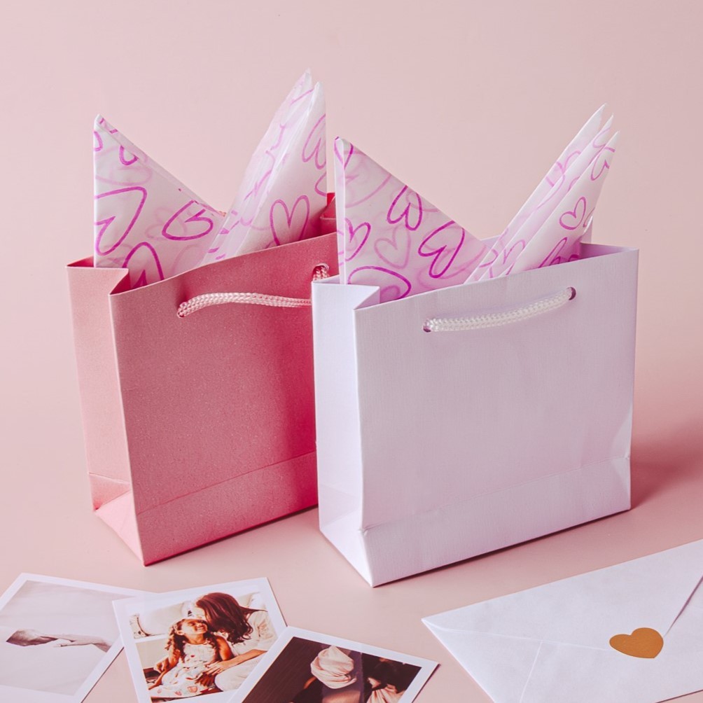 Sacola Embalagem Presente 10x10x4cm em Oferta na Shopee