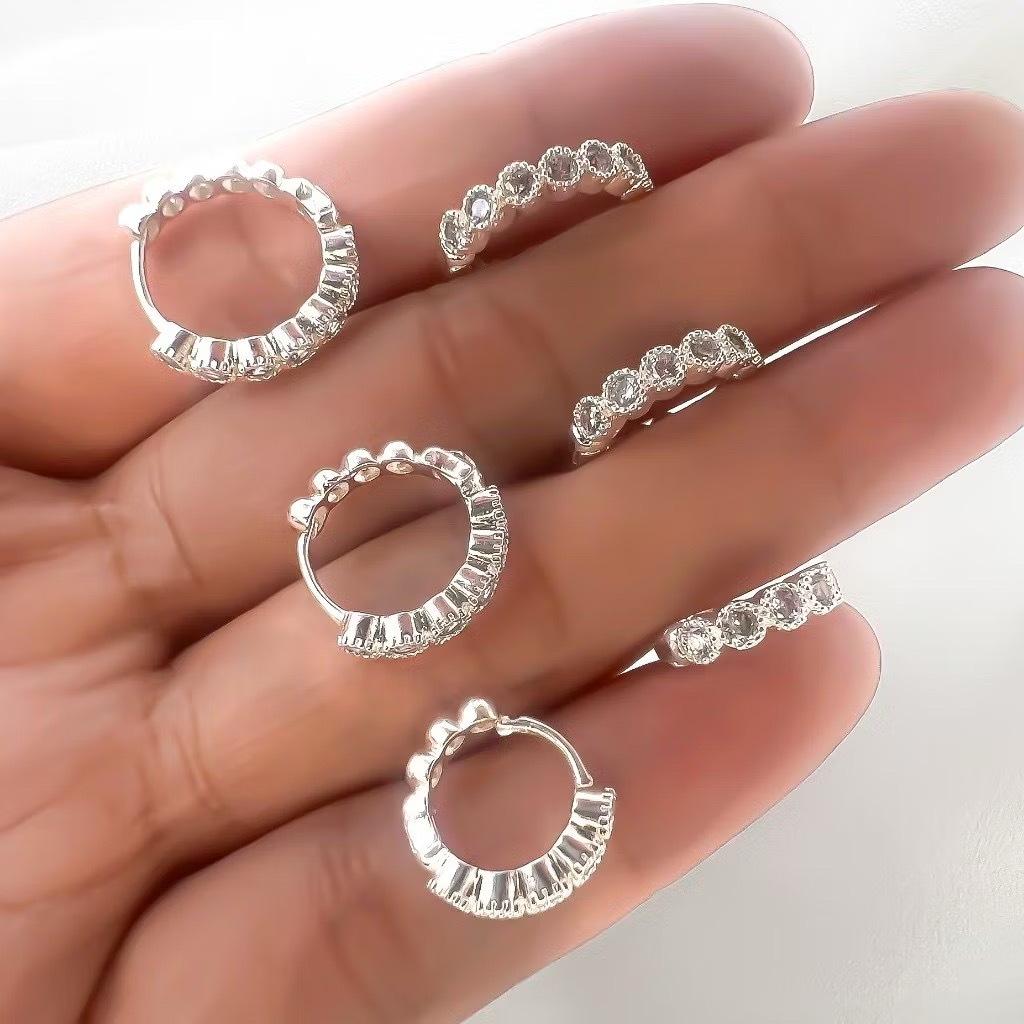 Trio de Brincos Argolas Laterais Arredondadas Cravejada Pedra de Zirconia  Banhado A Prata 925 em Oferta na Shopee