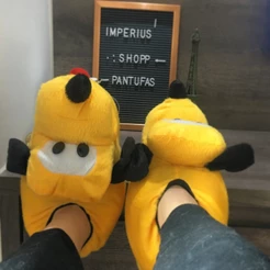 PANTUFA CACHORRO AMARELO MODA UNISSEX