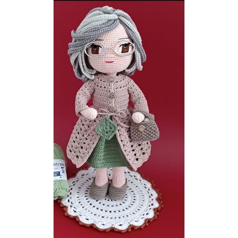 amigurumi vovó. escultura de vovó.boneca