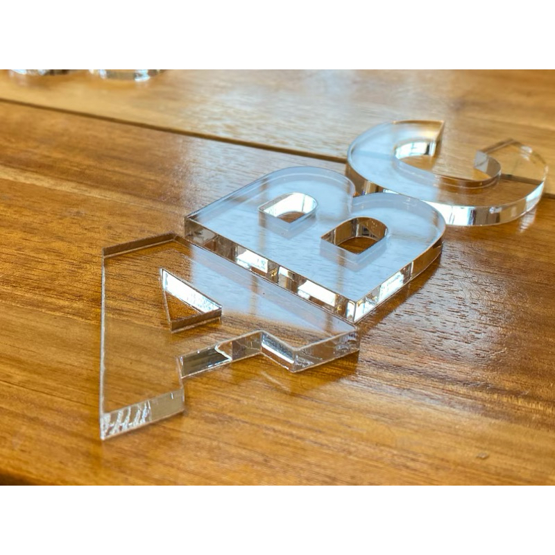 Letras no acrílico cristal  - 3m kit com 20 letras 3cm