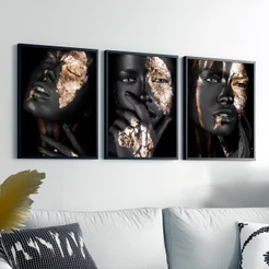 Quadro Decorativo Mulher Negra 40X60cm Moldura Maquiagem Dourada Gold Sala Escritório Quarto Grande
