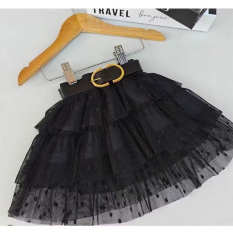 ￼Saia infantil de tule com camadas