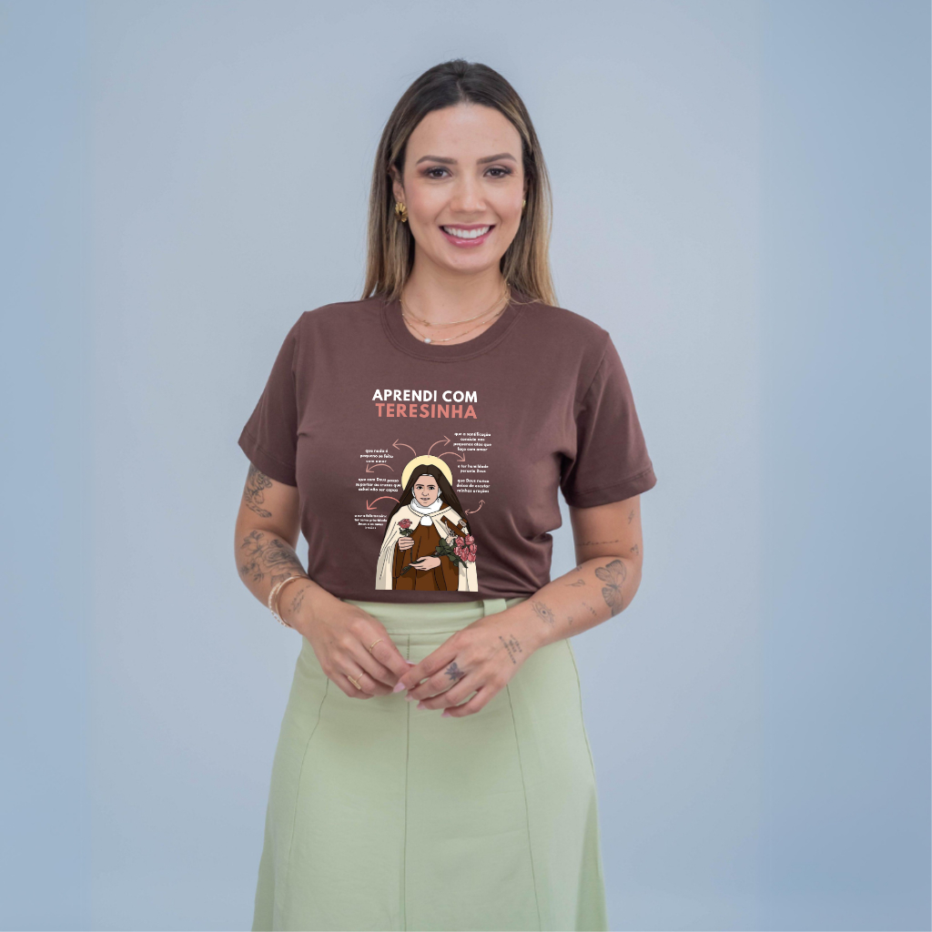 Camiseta Gola Redonda Estamp Aprendi Com Santa Teresinha Lançamento Cristão em Oferta na Shopee