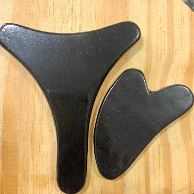 Kit Massageador Facial Gua Sha e Mini Pantala em Pedra Vulcânica