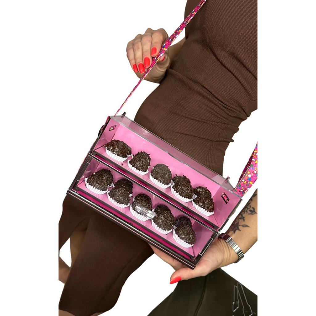 Caixa suporte de doces brigadeiros com nicho removível.