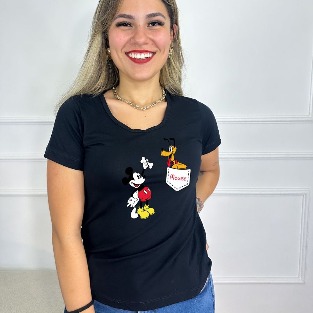 Blusa feminina Camiseta pluto no bolsinha T-shirt