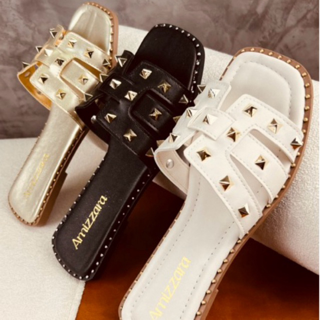 Sandália Rasteira Feminina Amizzara Tachas Spike Pirâmide Bico Quadrado Confortável Blogueira em Oferta na Shopee