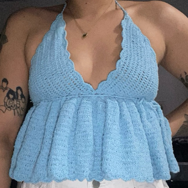 Blusa feminina Bata em crochê regata moda praia verão