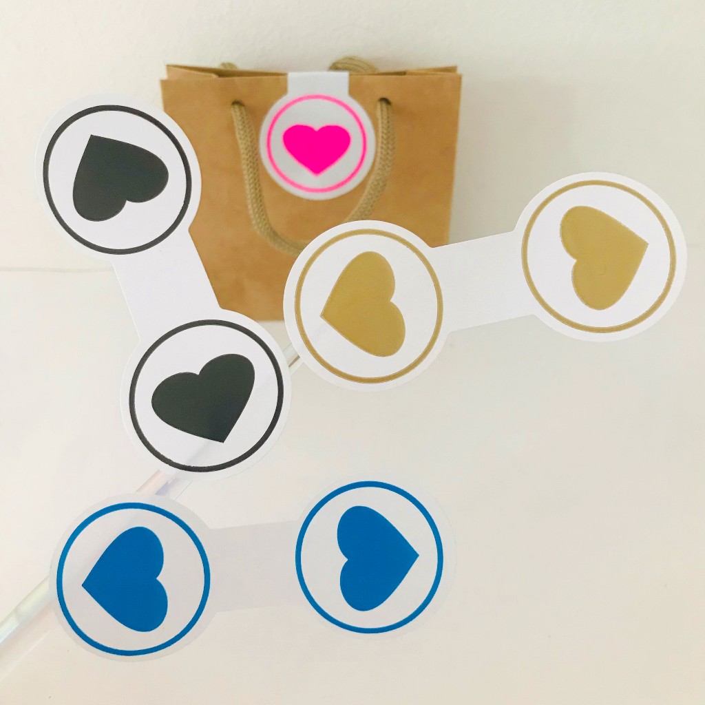 Lacre adesivo coração com moldura em Oferta na Shopee