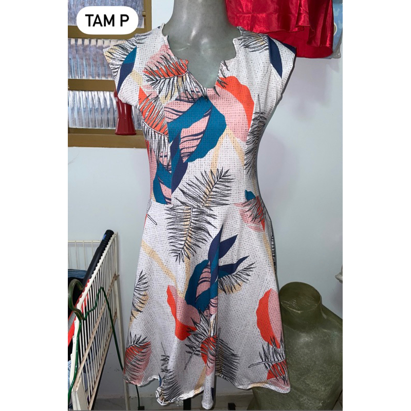 Vestidos variados usados Brecho desapego bazar desapego semi novo florido longo curto