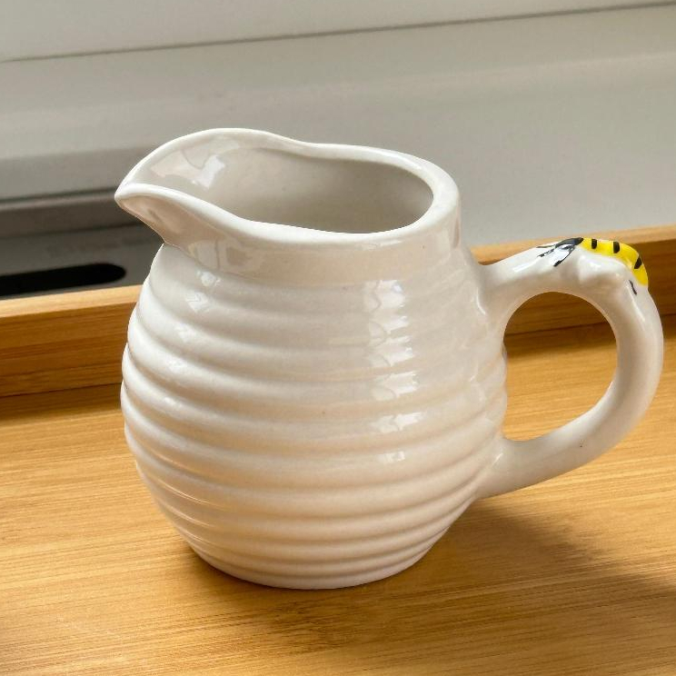 Cremeira de Porcelana Bee 210ml - Hauskraft em Oferta na Shopee