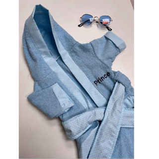 Roupão Pet atoalhado com nome bordado 2 vezes. Sob medida personalizado em Oferta na Shopee