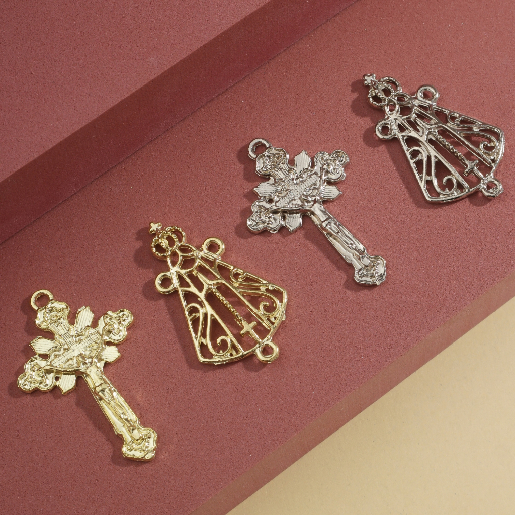 Crucifixos + Entremeios Nossa Senhora Aparecida Ouro Velho Prata e Dourado Para Terço Asas da Fé