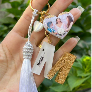 Chaveiro letra em resina + pingente com foto | Chaveiro personalizado | Chaveiro inicial com foto personalizado