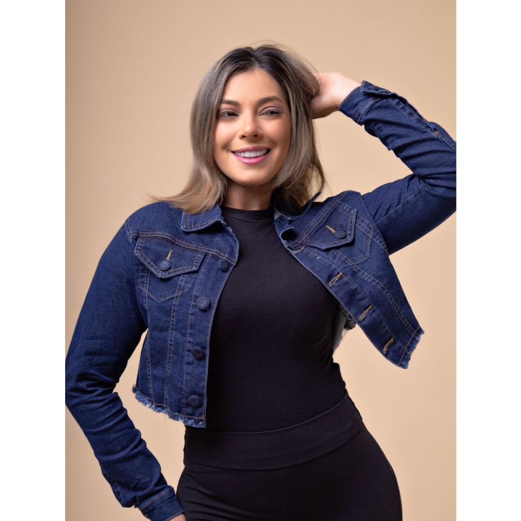 Jaqueta croped com lycra botao encapado em Oferta na Shopee