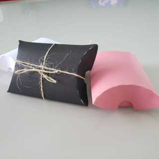100 un. travesseiro; Caixinha de papel; almofadinha tam: 10x7cm em Oferta na Shopee