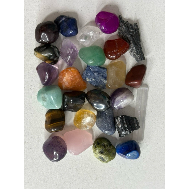 Cristais e pedras naturais roladas kit 27 unidades sortidas sem repetição em Oferta na Shopee