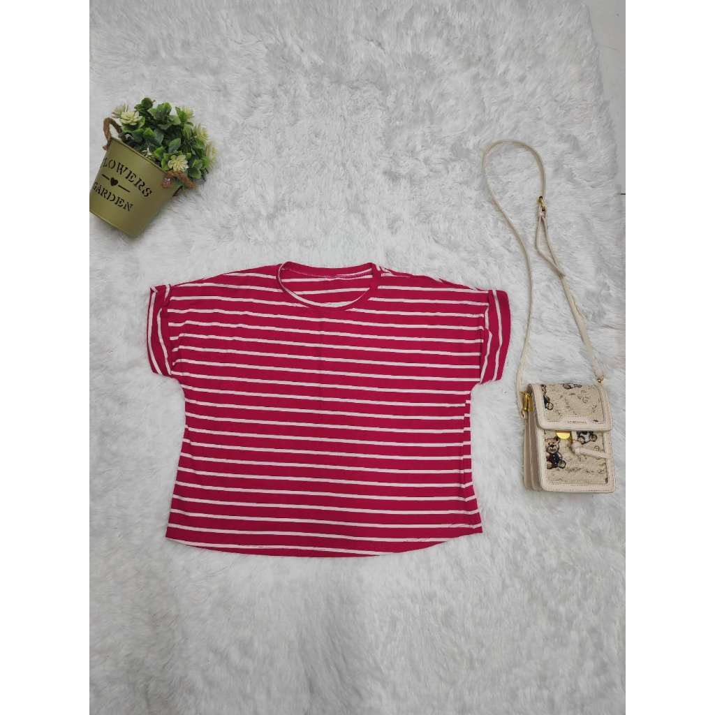 Blusa Listrada Cropped Baby Tee Básica Feminina Camiseta Manga Curta Canelada Tendência Casual