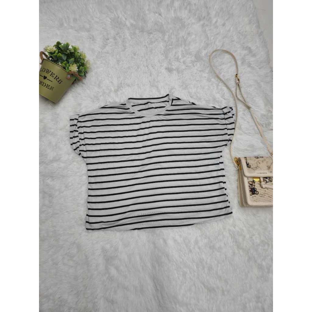 Blusa Listrada Cropped Baby Tee Básica Feminina Camiseta Manga Curta Canelada Tendência Casual