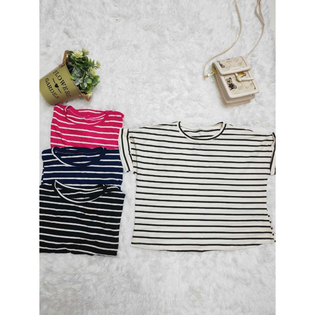 Kit4 Blusa Listrada Cropped Baby Tee Básica Feminina Camiseta Manga Curta Canelada Tendência Casual