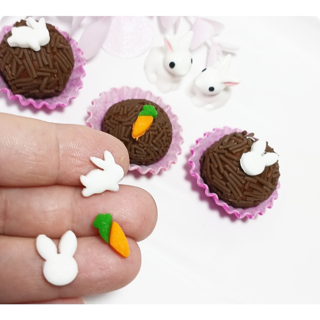 Aplique de açucar Páscoa,confeito para doces,sprinkles 50 unidades pronta entrega mod1 cenoura e 2 coelhos em Oferta na Shopee