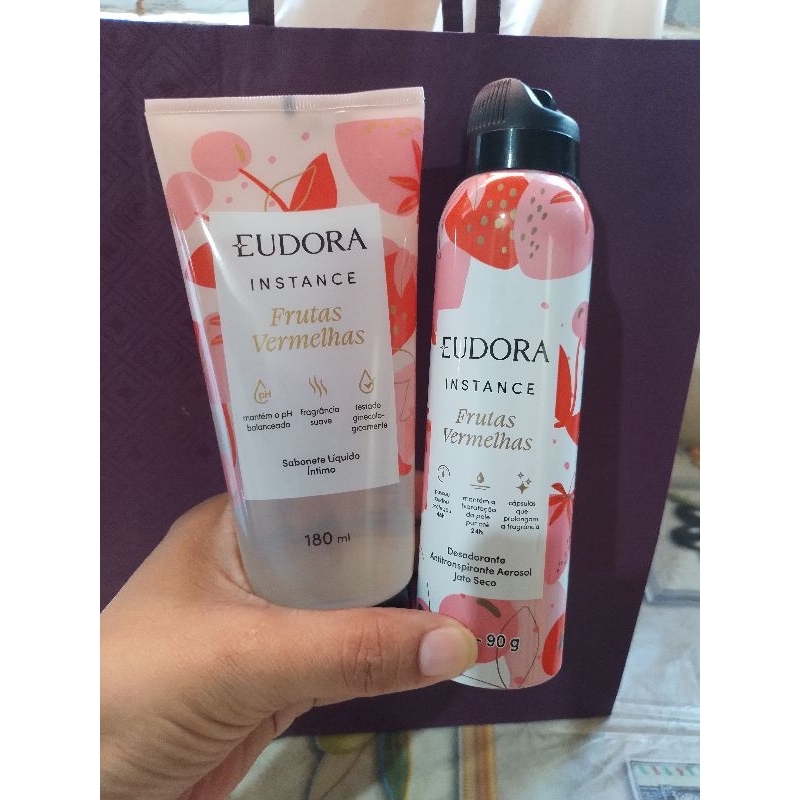 Eudora instance frutas vermelhas sabonete líquido íntimo 180 ml +Aerosol 150ml + sacola