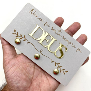 Porta Chave de Madeira 15x8 Escrita DEUS em Oferta na Shopee