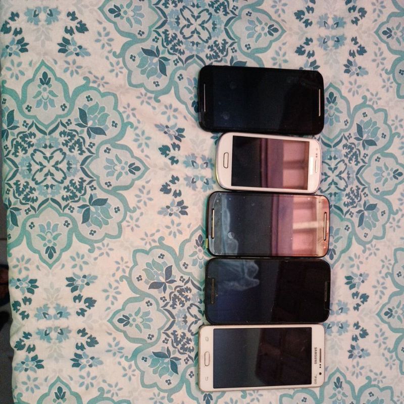 Lote 5 Celulares com Defeito