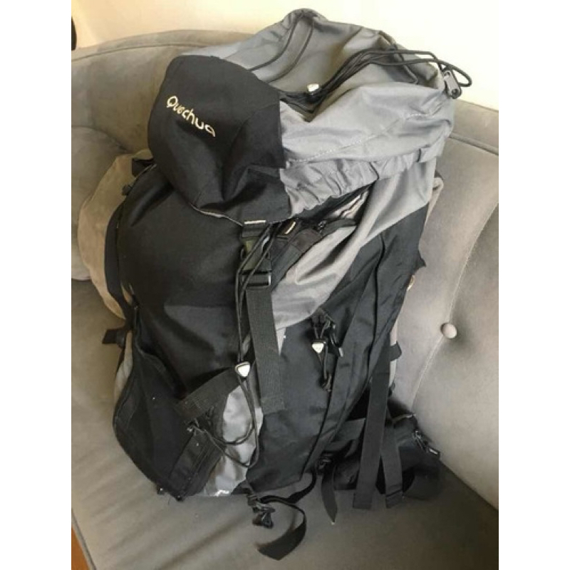 Mochila Mala Quechua Decathlon viagem ou trilha