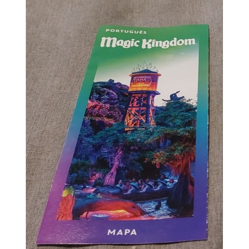 Mapa do Magic Kingdom da Disney em Orlando em português.