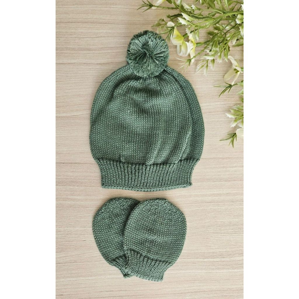 Kit gorro e luvas em tricot verde pistache