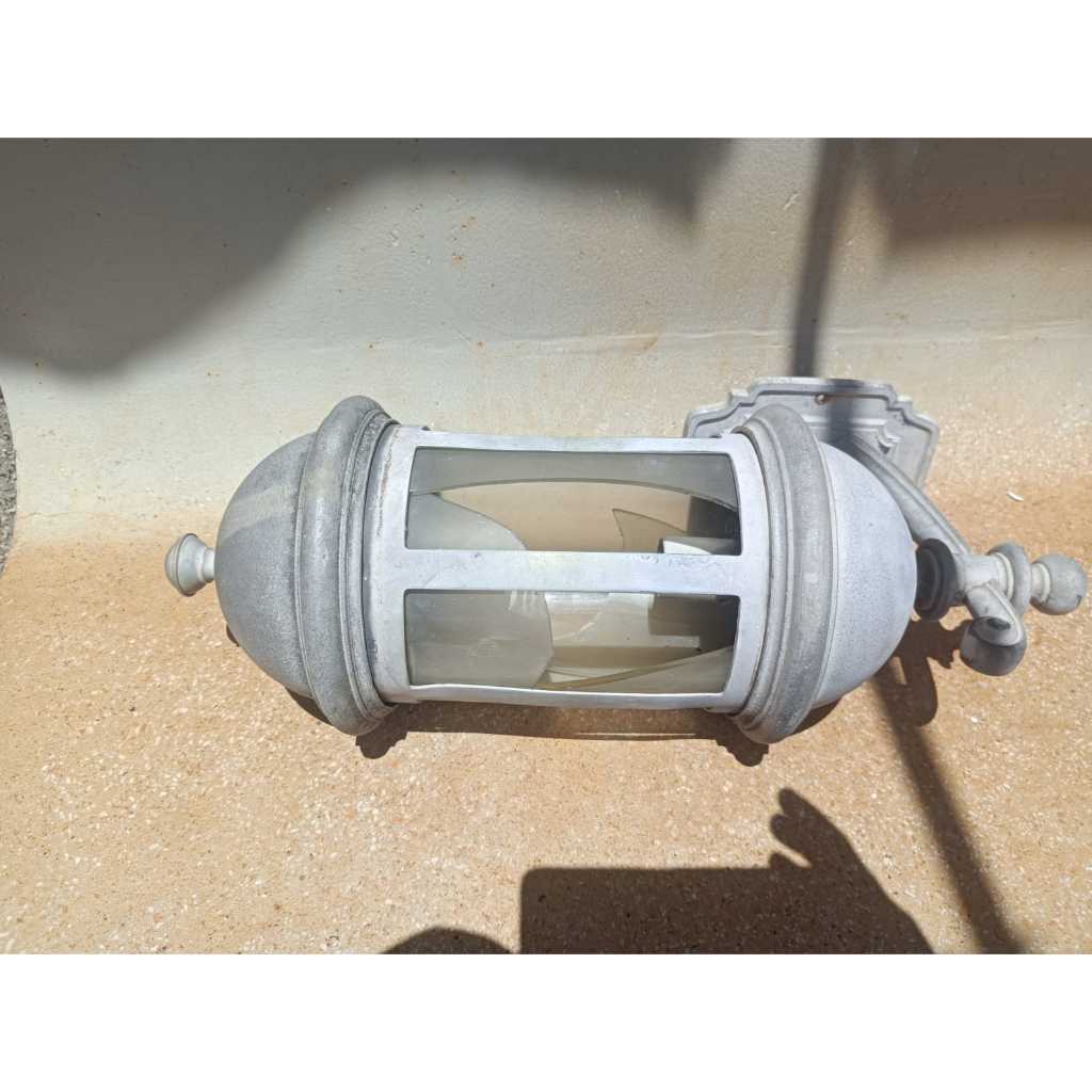 Antiga Luminária Arandela Em Metal - 50 Cm (lê Anúncio)