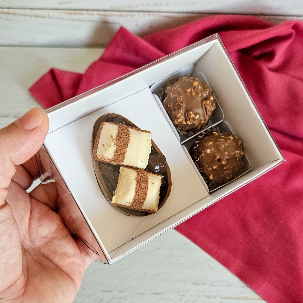 10 Caixas para mini ovo de Páscoa 50g + 2 Brigadeiros para corporativo ou presente