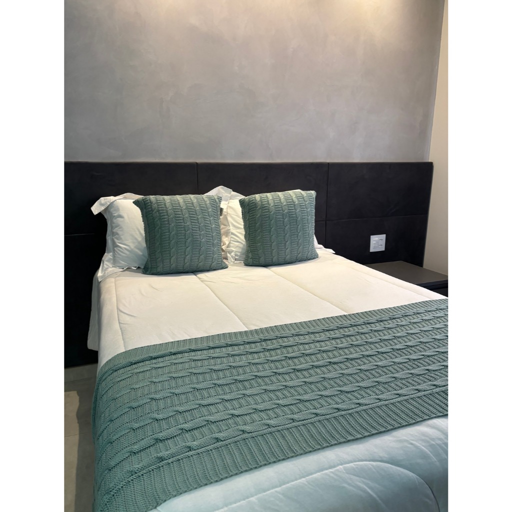 Kit Peseira Tricot Trança Cama Queen King Casal + 2 Capas Almofada Decorativa Sofá  FI