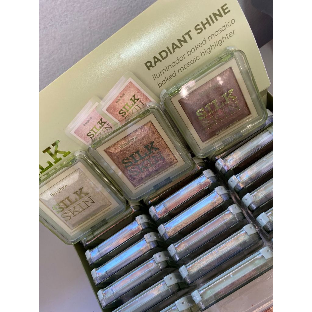 Iluminador Silk Skin Radiant Shine - Ruby Rose 9g: Cores Celestial Prism, Golden Mirage e Warm Glow.