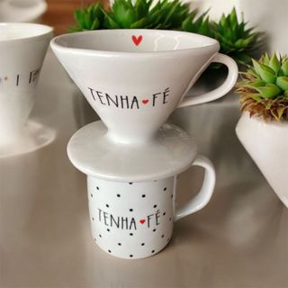 Kit Caneca 300 Ml Decorada + Coador De Porcelana Filtro Café Frases em Oferta na Shopee