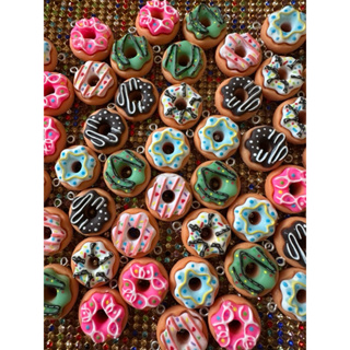 Pingente Rosquinha em resina 22mm-5unid em Oferta na Shopee