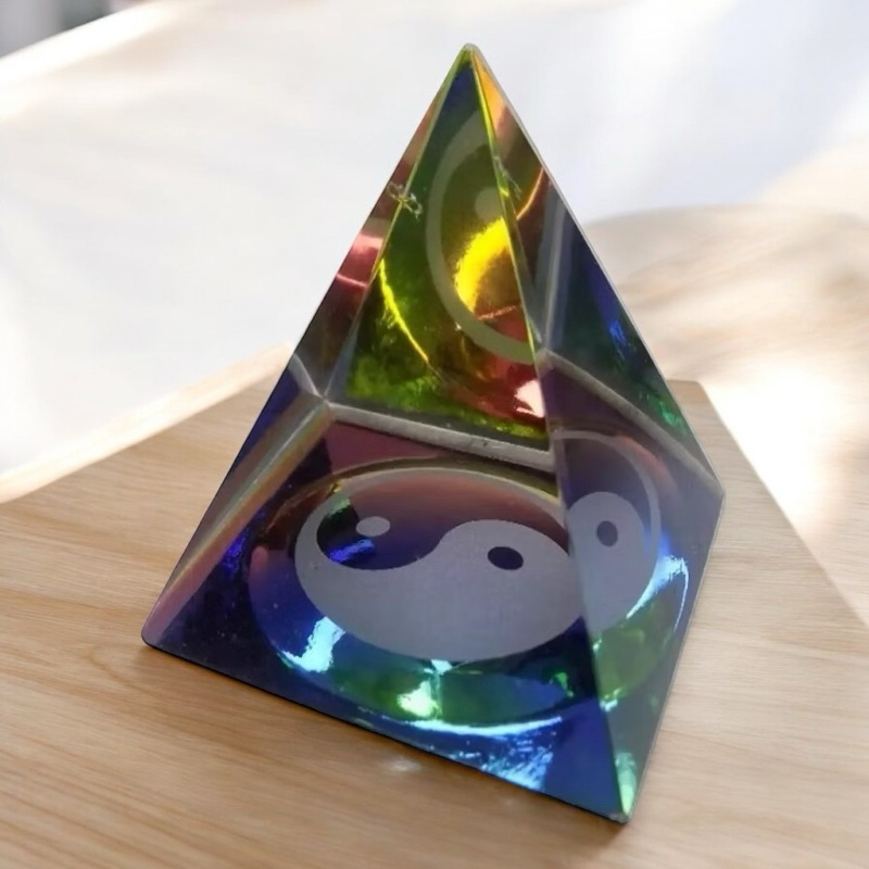 Pirâmide De Vidro Cristal Yin Yang Enfeite de Mesa